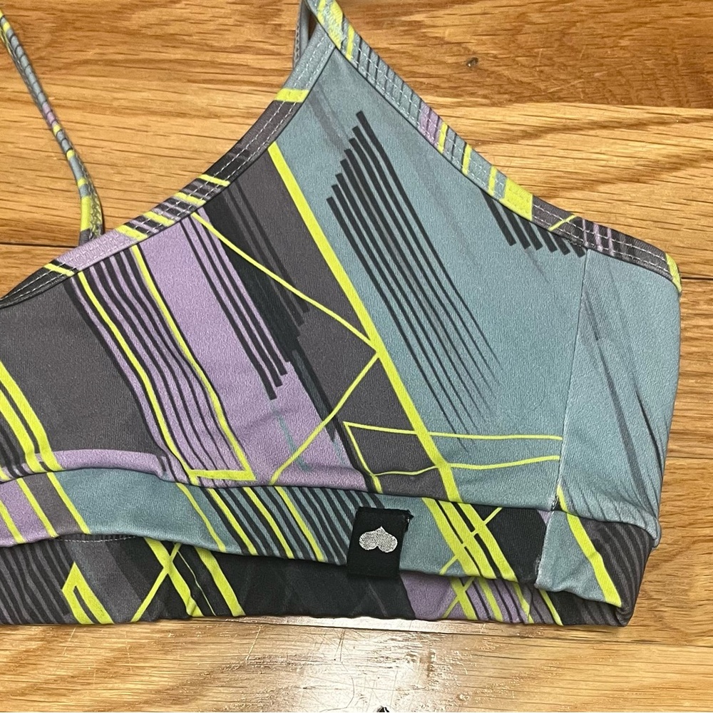 techno design sports bra (s) - Picture 3 of 4